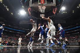 绿军第三节单节轰9记三分逆转魔术收官战取胜